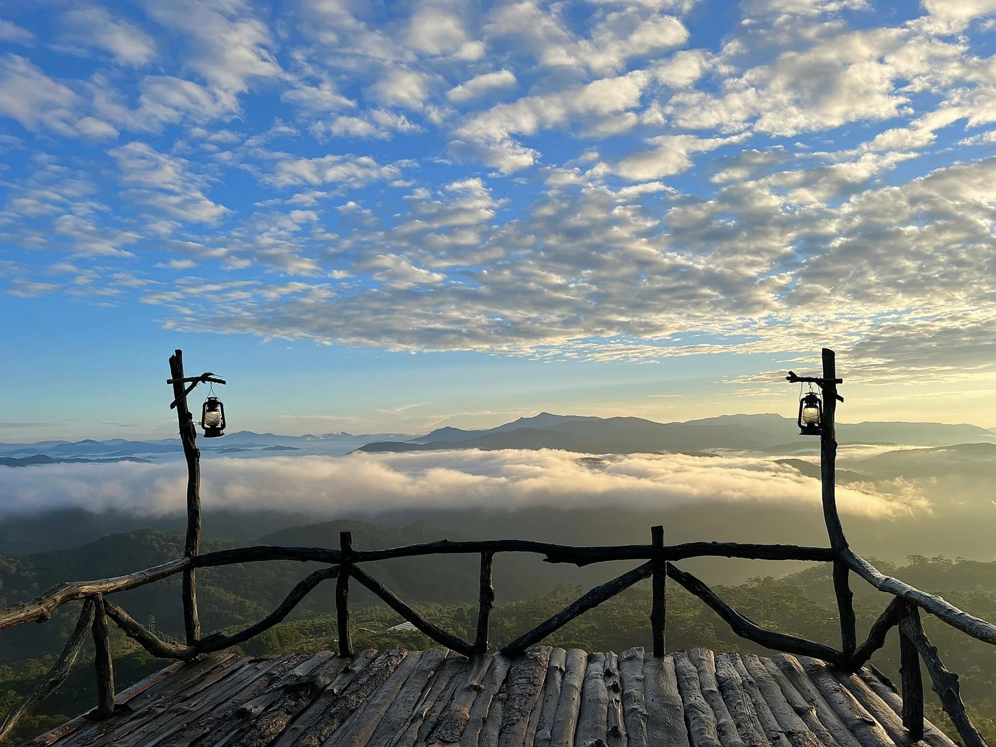 săn mây tại cầu gỗ săn mây đà lạt